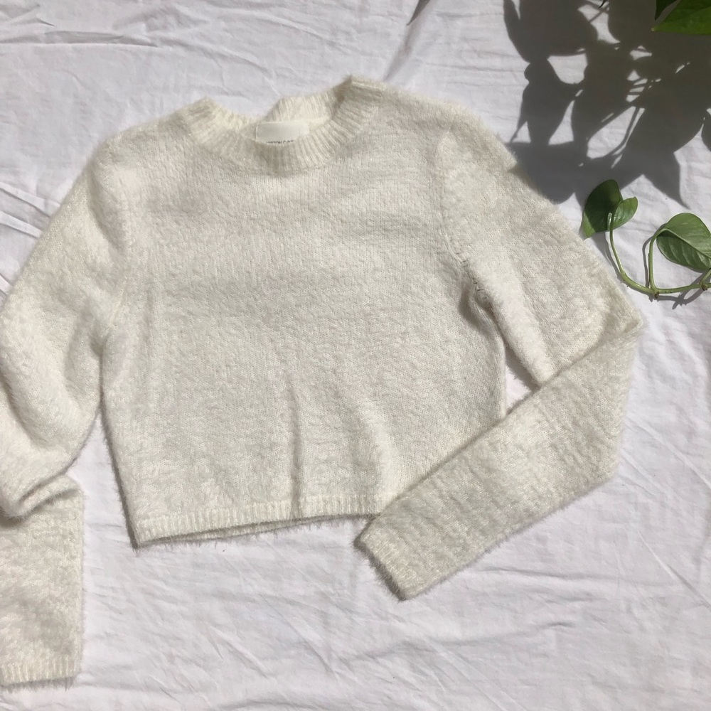 Fuzzy cropped sweater